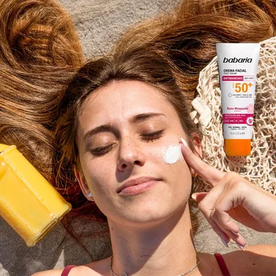 Babaria Protector solar facial SPF50+ antimanchas rosa mosqueta 75 ml - pack de 2 unidades – foto 3