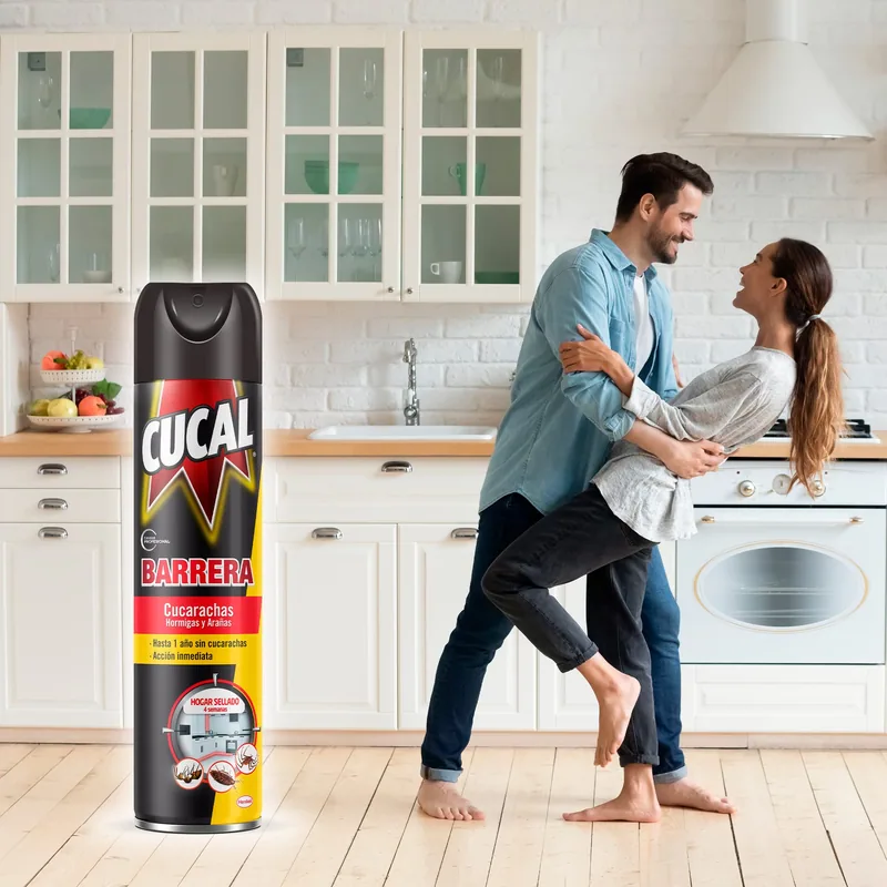 Cucal Barrera aerosol insecticida cucarachas, hormigas y arañas 400 ml - pack de 3 unidades